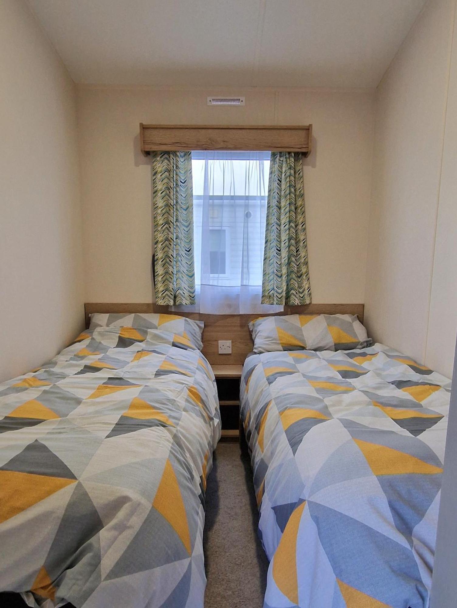 Cwtch, White Horse, Seal Bay Resort Selsey Buitenkant foto